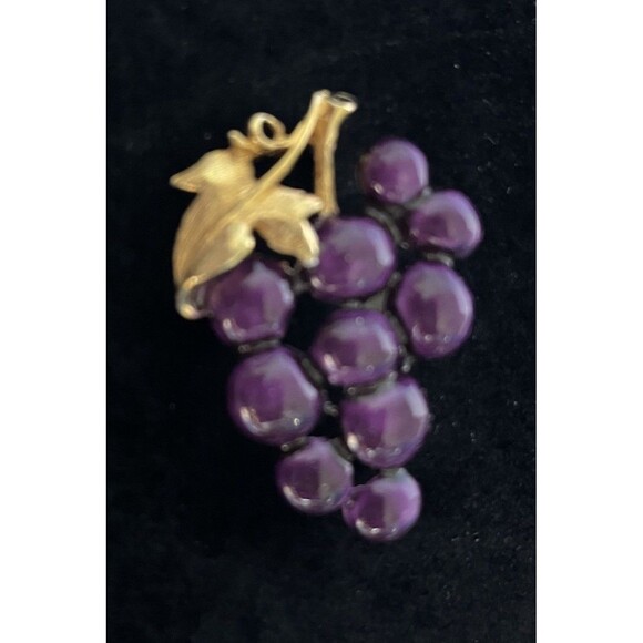 Vintage Purple Grape Cluster Gold Tone Brooch Pin 2" Tall - Picture 3 of 5
